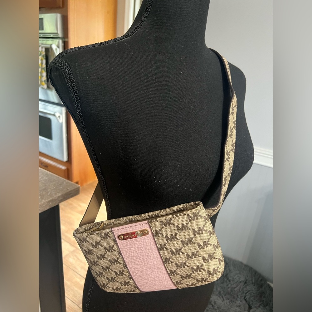 Michael Kors Beige and Pink FannyHip Bag NWT